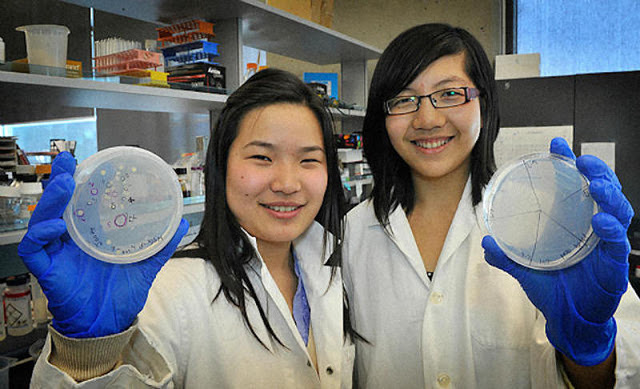 สองนักวิทย์สุดเจ๋ง! คิดค้นจุลินทรีย์ที่สามารถย่อยสลายพลาสติกได้แล้ว