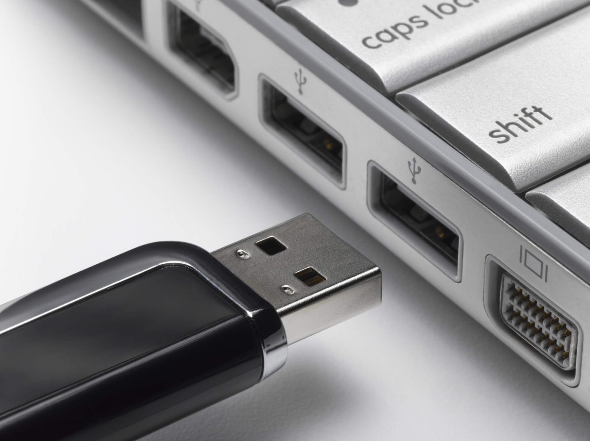 ผู้คิดค้น USB-A เผย ทำไมไม่ทำพอร์ตแบบเสียบได้สองด้านเหมือน USB-C