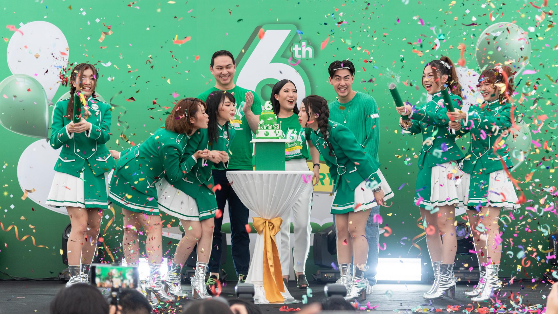 ภาพบรรยากาศ BNK48 ร่วมฉลอง Grab 6 ปีในไทย