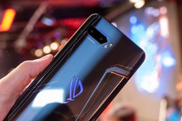 Asus เผยราคา ROG Phone II สำหรับประเทศจีน : เริ่มต้นที่ 15,700 บาท