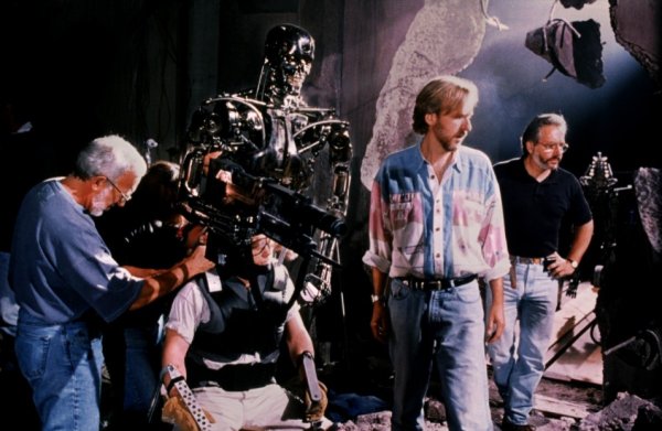 เจมส์ คาเมรอน ขณะกำกับ Terminator (1984)