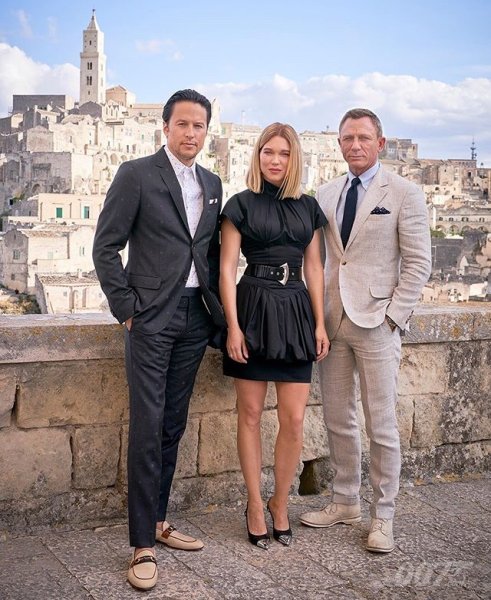 ผู้กำกับ Cary Joji Fukunaga นางเอก Léa Seydoux และ Daniel Craig