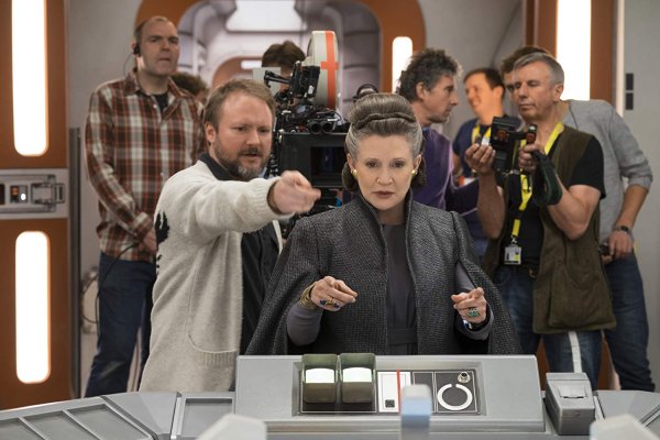 Rian Johnson กำกับ Carrie Fisher ผู้ล่วงลับใน The Last Jedi