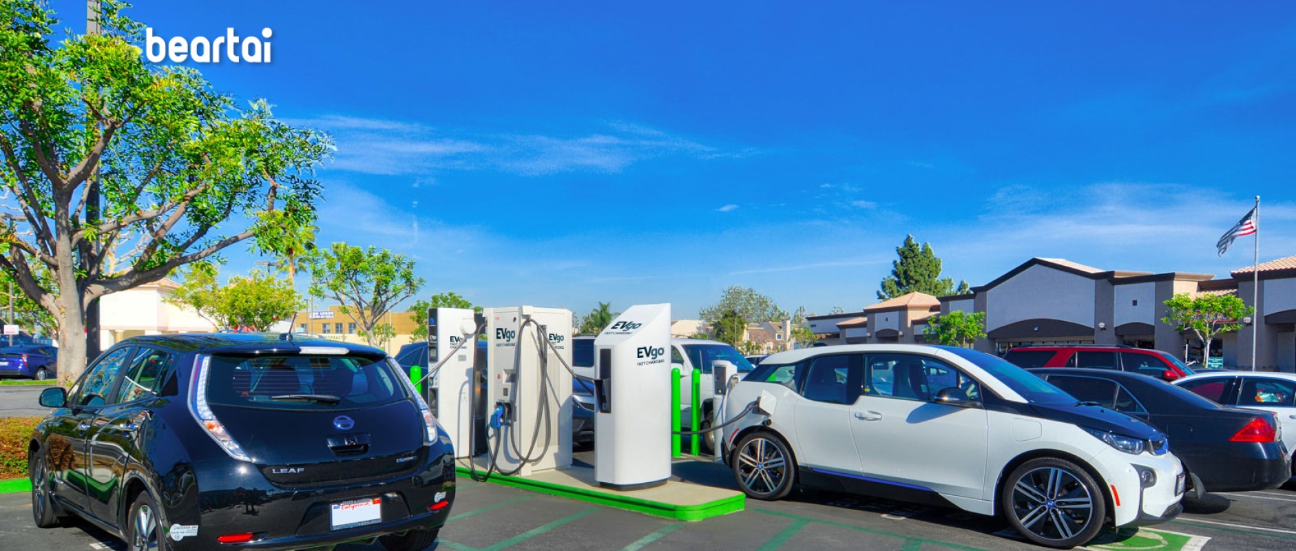 EVgo สถานีชาร์จรถยนต์ไฟฟ้าแบบเร็วสาธารณะกำลังเพิ่มขั้วต่อของ Tesla