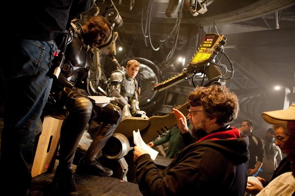 Guillermo del Toro กำกับ Pacific Rim
