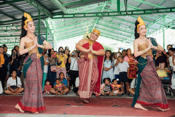 ปิงปองนำทีมรำแก้บน