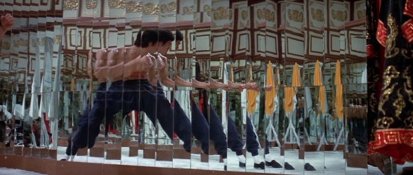 ฉากต่อสู้ในห้องกระจกของ ฺBruce Lee ใน Enter to the Dragon (1973)