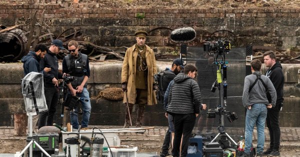 เจ้าแห่งหนังภาพสวยที่เคยถ่ายหนังอย่าง Skyfall และ Blade Runner 2049 มาแล้ว เรื่องนี้พี่ขอถ่าย Long-take ทั้งเรื่อง