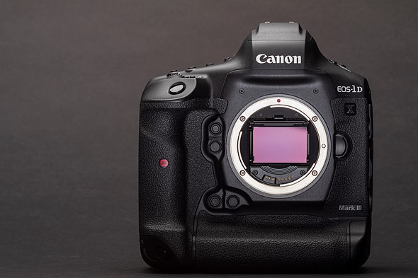 EOS-1D X Mark III 