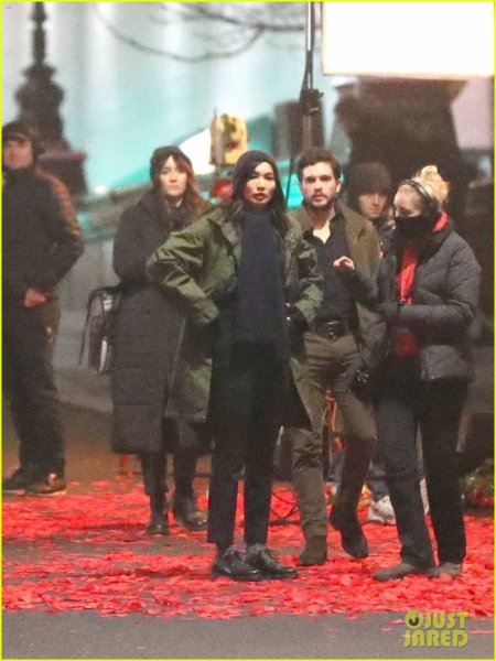 Kit Harrington, Richard Madden และ Gemma Chan ในกองถ่าย Eternals ณ ตอนนี้