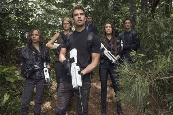 Divergent: Allegiant (2016)