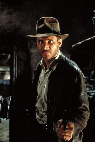 Harrison Ford ในหนัง Raiders of the Lost Ark (1981) หรือ Indiana Jones ภาคแรก