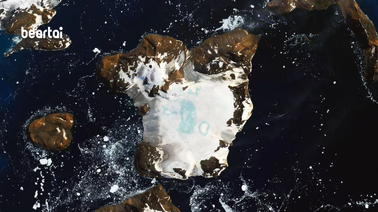 การละลายของน้ำแข็งบนเกาะ Eagle ในแอนตาร์กติกาเมื่อ 13 กุมภาพันธ์