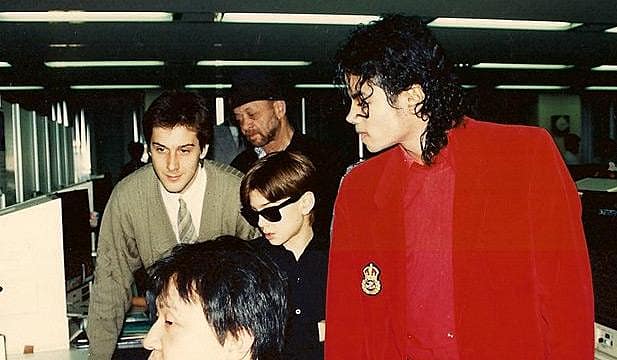 Micheal Jackson ก็เคยมาจ๊ะเอ๋กับ Mark Cerny ด้วยนะ