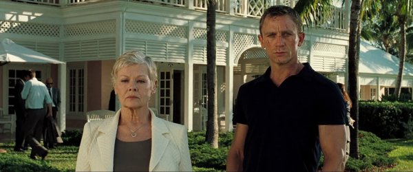 Judi Dech และ Daniel Craig ใน Casino Royale (2006)