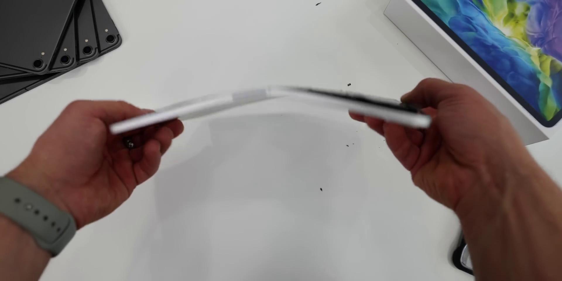 iPad Pro 2020 Bend Test