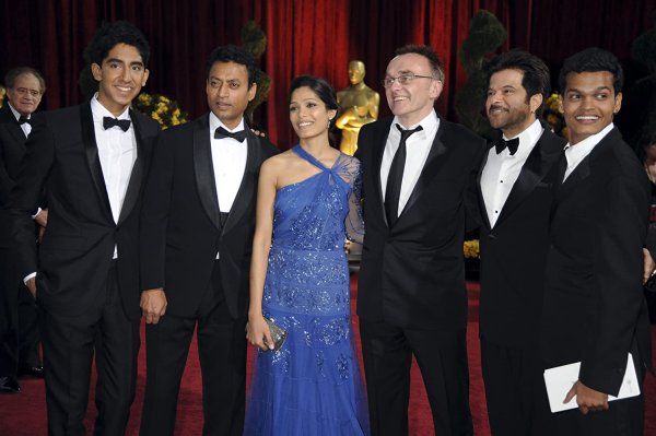 ผู้กำกับและทีมนักแสดงของ Slumdog Millionaire ในงานออสการ์