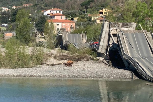 สะพานทางตอนเหนือของประเทศอิตาลีถล่ม แต่มีผู้บาดเจ็บแค่ 2 คน