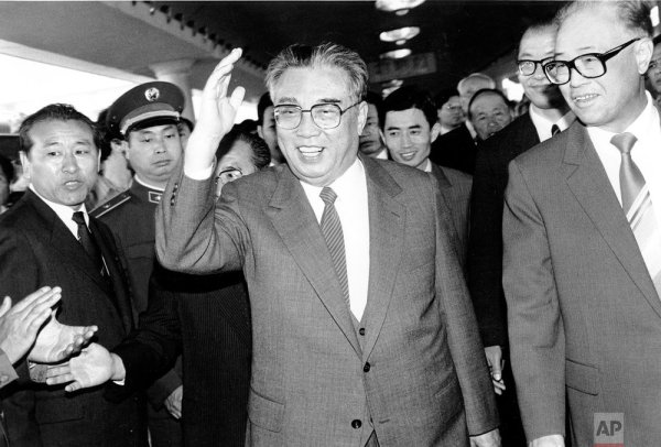 คิม อิล-ซ็อง ผู้นำสูงสุดคนแรกของเกาหลีเหนือที่ปกครองประเทศมานานถึง 45 ปี
