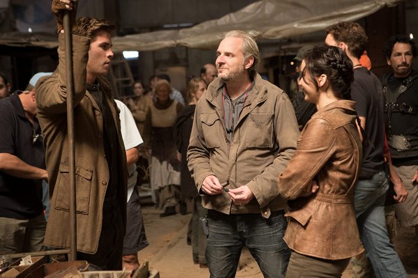 Francis Lawrence ในกองถ่าย ี้ีี่ีีThe Hunger Games Catching Fire (2013)