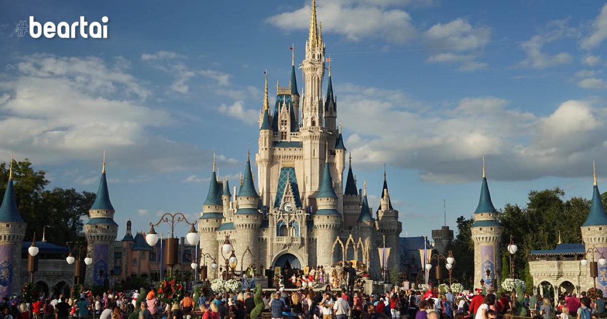 Disney World พักจ้างพนักงานเพิ่มอีก 43,000 คน