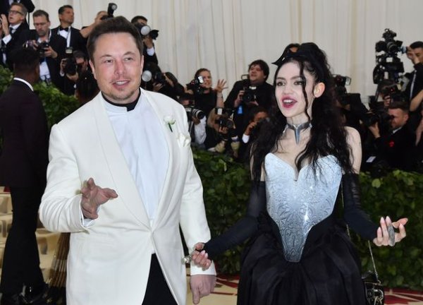 Elon Musk และ Grimes 