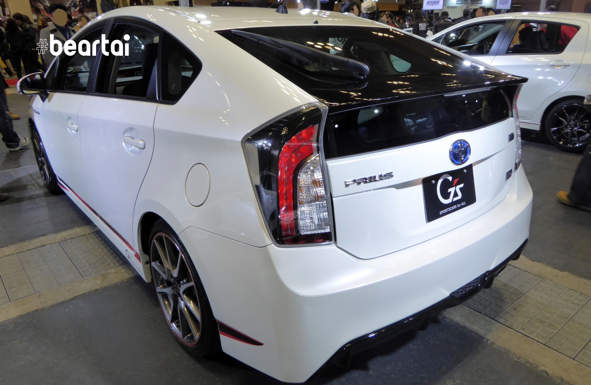 Prius Prius v 752 000