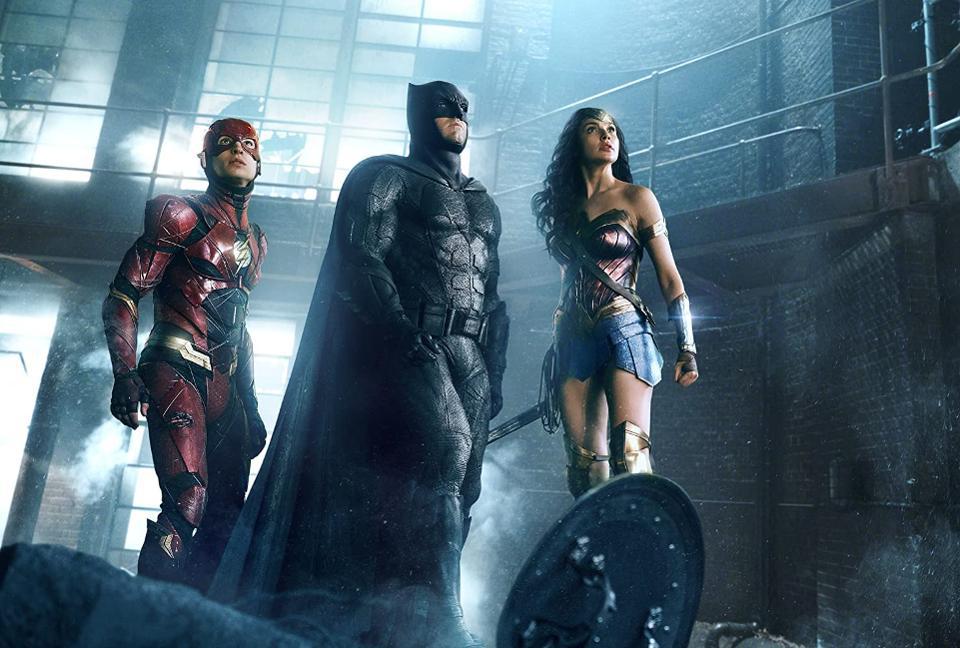 Beartai Buzz Zack Snyder's Justice League ทำไมความยาวหนังและภาพไม่เต็มจอ