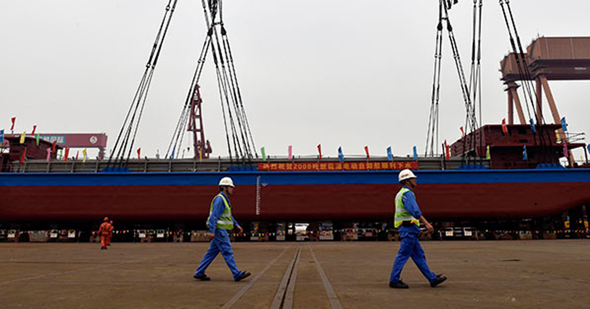 จีนเปิดตัว ‘เรือบรรทุกสินค้าพลังงานไฟฟ้า’ ลำแรกของโลก