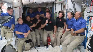 แคปซูล Crew Dragon ในภารกิจ Crew-2 ของ NASA, SpaceX ได้จอดเทียบท่าสถานีอวกาศฯ แล้ว