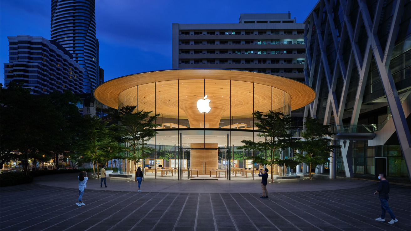 พนักงาน Apple ยังคงสวมหน้ากากอยู่ แม้อเมริกาประกาศ “ผู้ได้รับวัคซีนครบไม่จำเป็นต้องสวมหน้ากากอีกต่อไป”