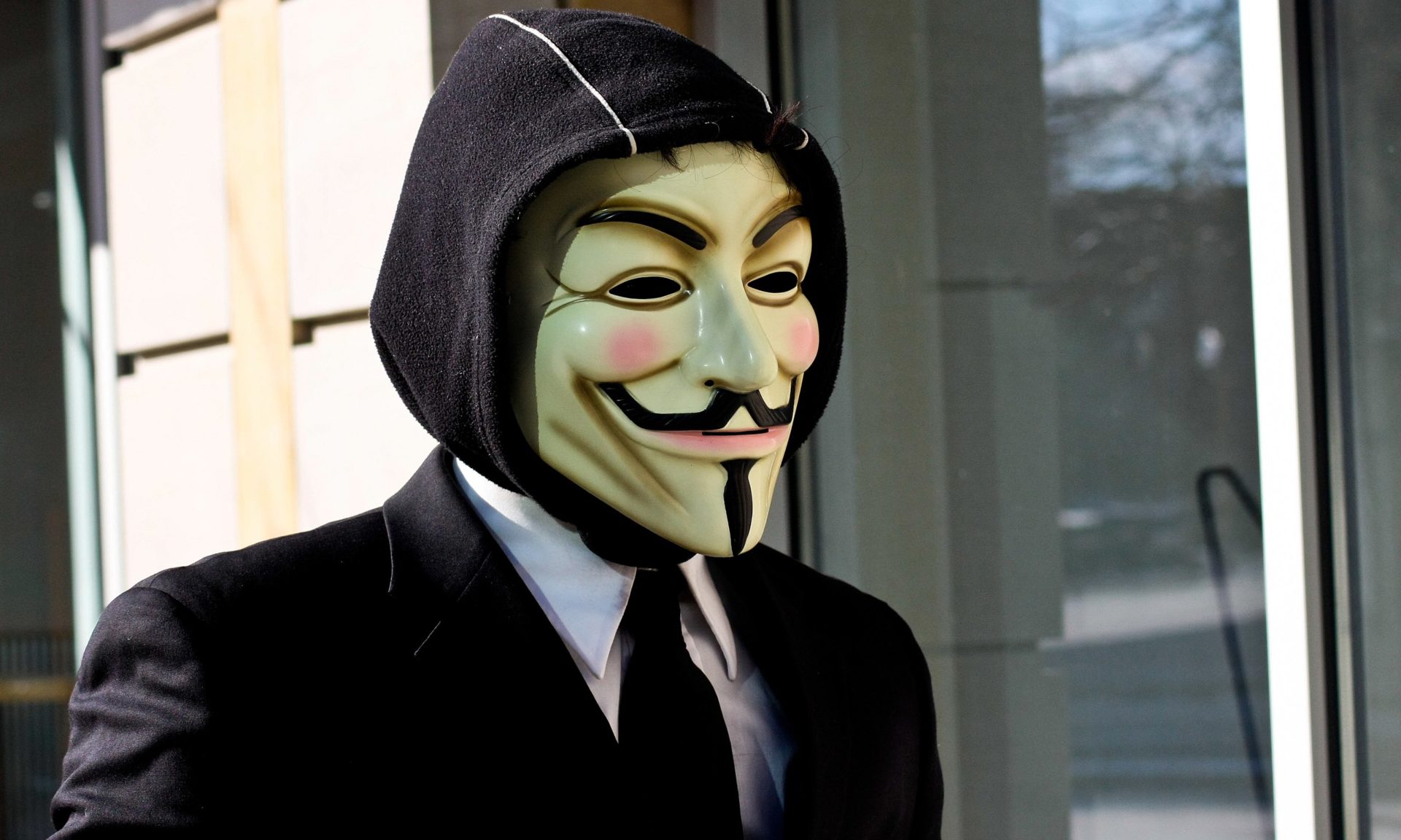 Anonymous ปล่อยคลิปขู่ ‘อีลอน มัสก์’ หลังทวีตจนมูลค่า Bitcoin ลดฮวบ ด้าน Anonymous บอกไม่ใช่คลิปเรา เอ้า~