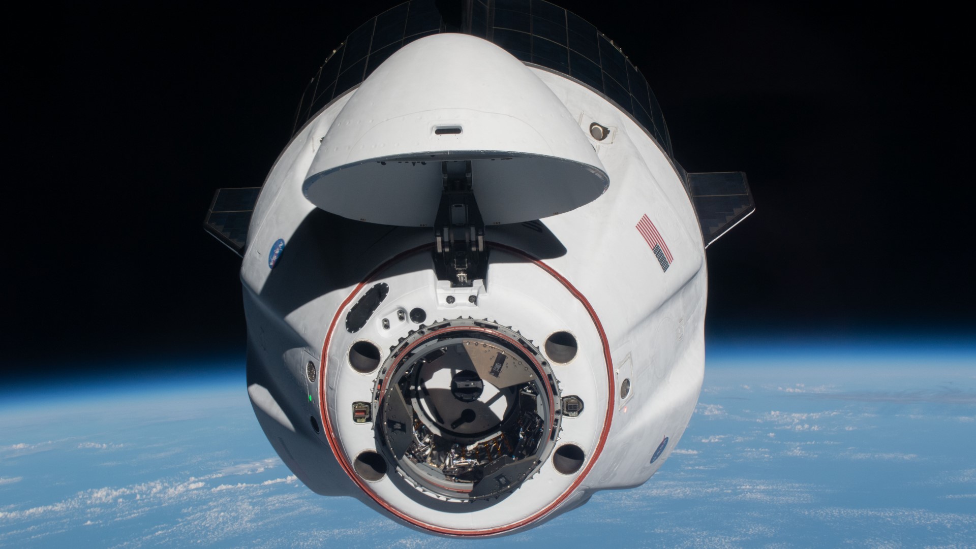 SpaceX ลงนามข้อตกลง Blockbuster กับ Axiom ส่งนักท่องเที่ยวอวกาศไป ISS