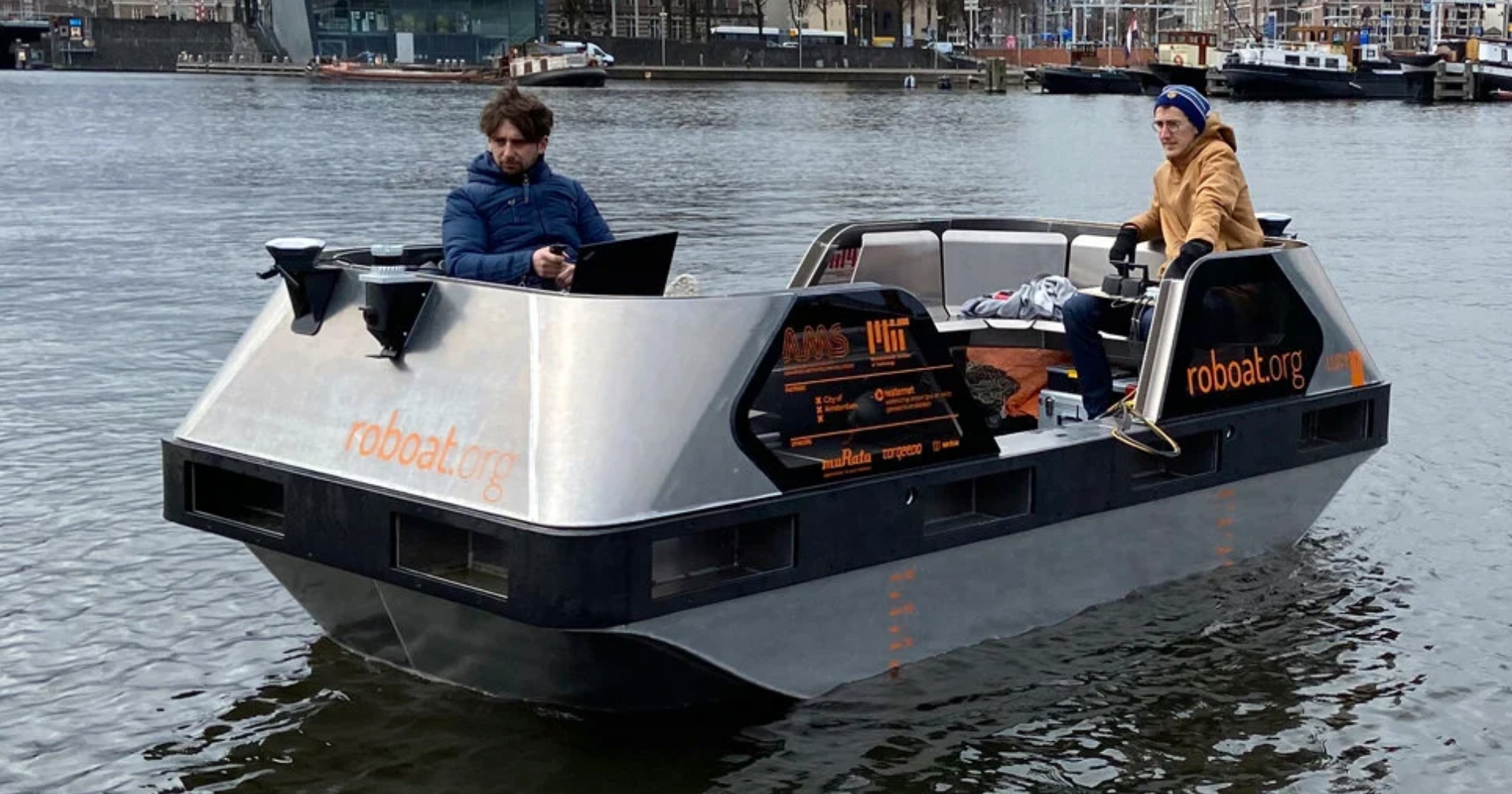 เรือโดยสารไฟฟ้าขับเคลื่อนอัตโนมัติใช้ได้จริงแล้วในกรุงอัมสเตอร์ดัม