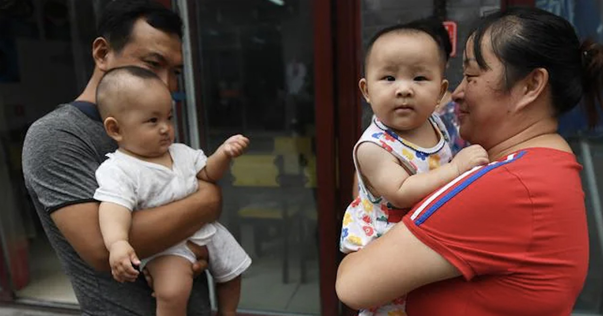 จีนเปลี่ยนนโยบายให้มีลูกได้ครอบครัวละ 3 คน หลังมีอัตราการเกิดต่ำสุดในรอบ 10 ปี