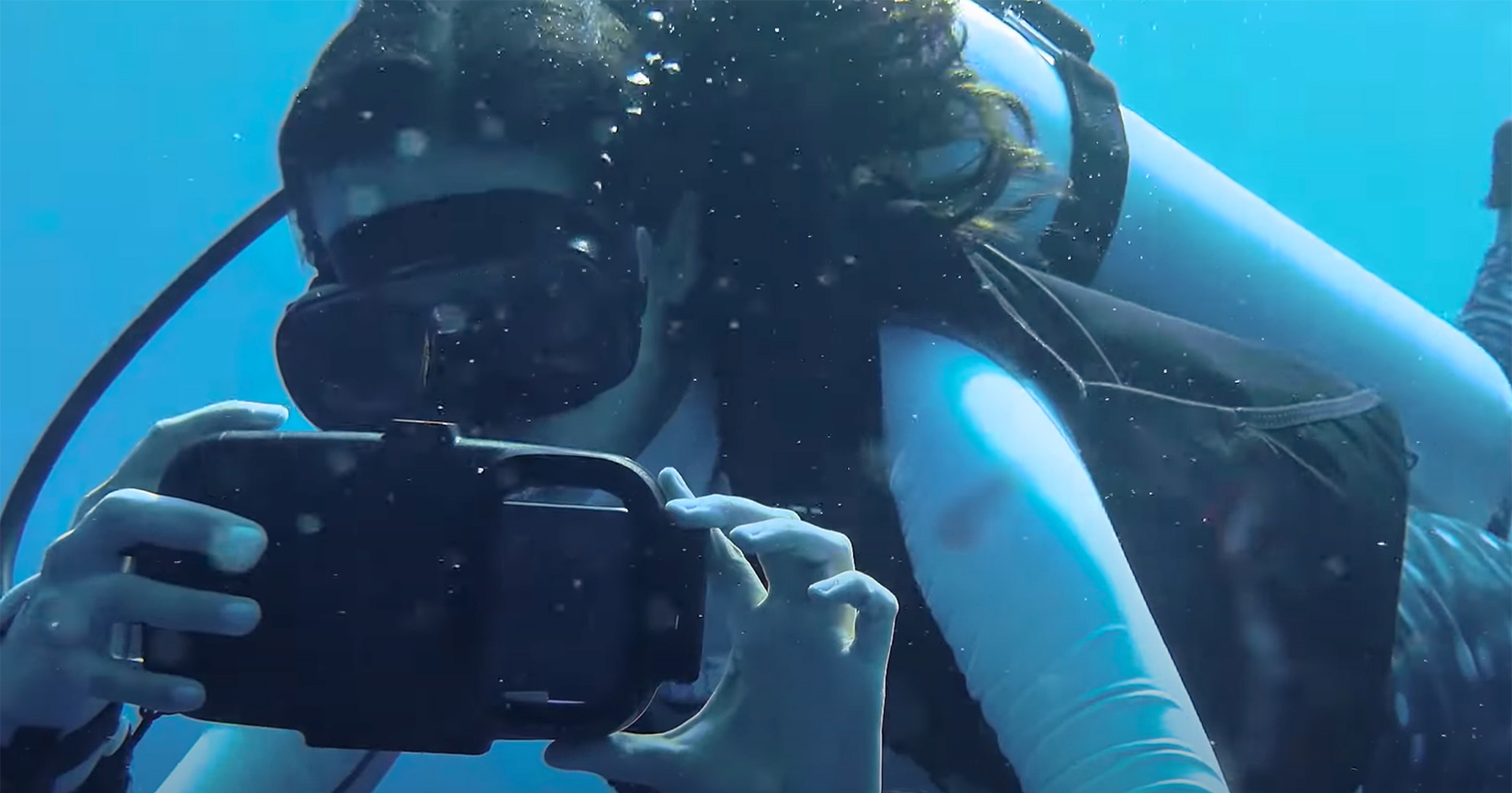 Samsung ร่วมกับ National Geographic บันทึกวิดีโอใต้ทะเลระดับ 8K ด้วย Galaxy S21 Ultra