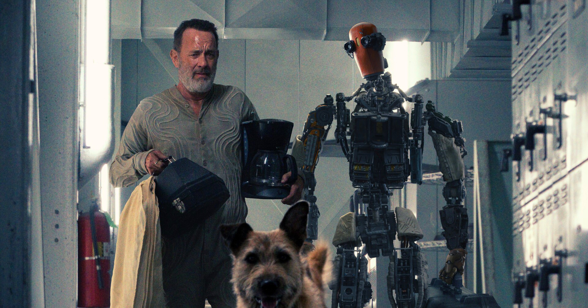 ทอม แฮงค์ส ออกเดินทางพร้อมหุ่นยนต์และสุนัข ในภาพแรกของ ‘Finch’