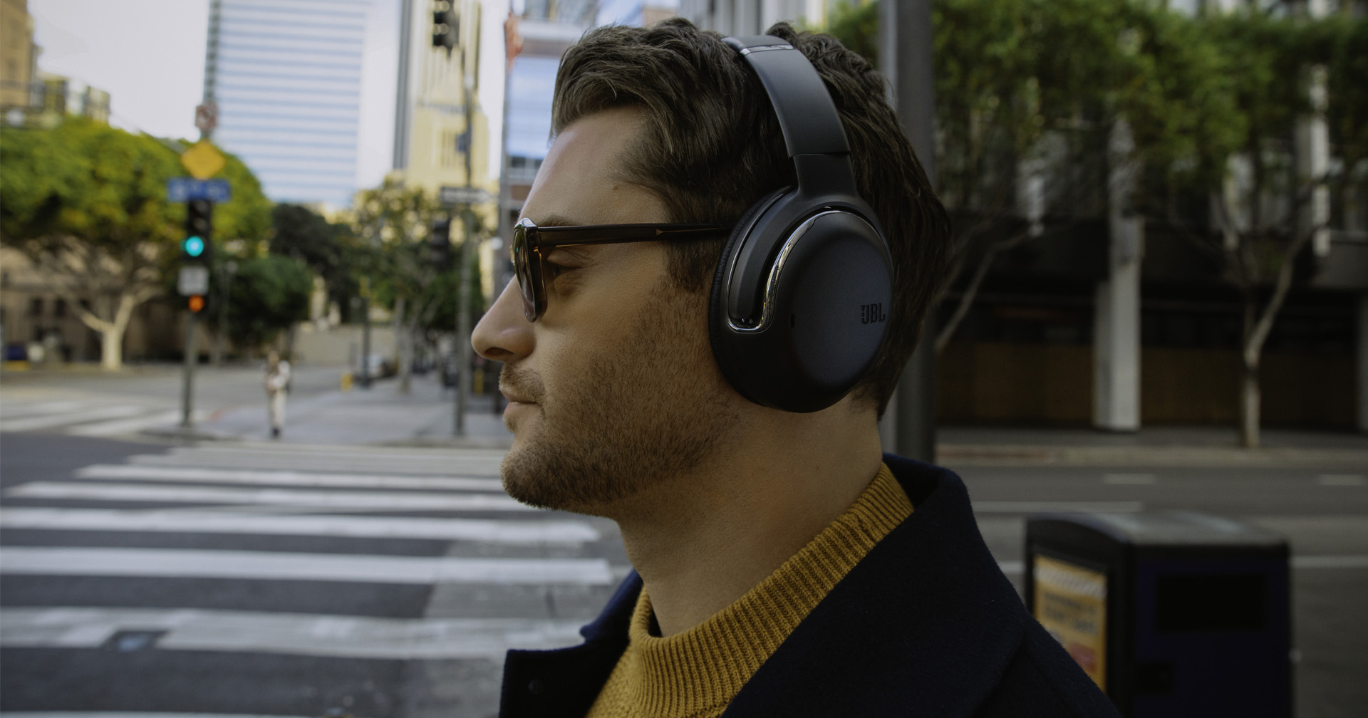 ใหม่! JBL Tour One หูฟังแบบ Over Ear ดีไซน์พรีเมี่ยม การันตีด้วย 2 รางวัลระดับโลก