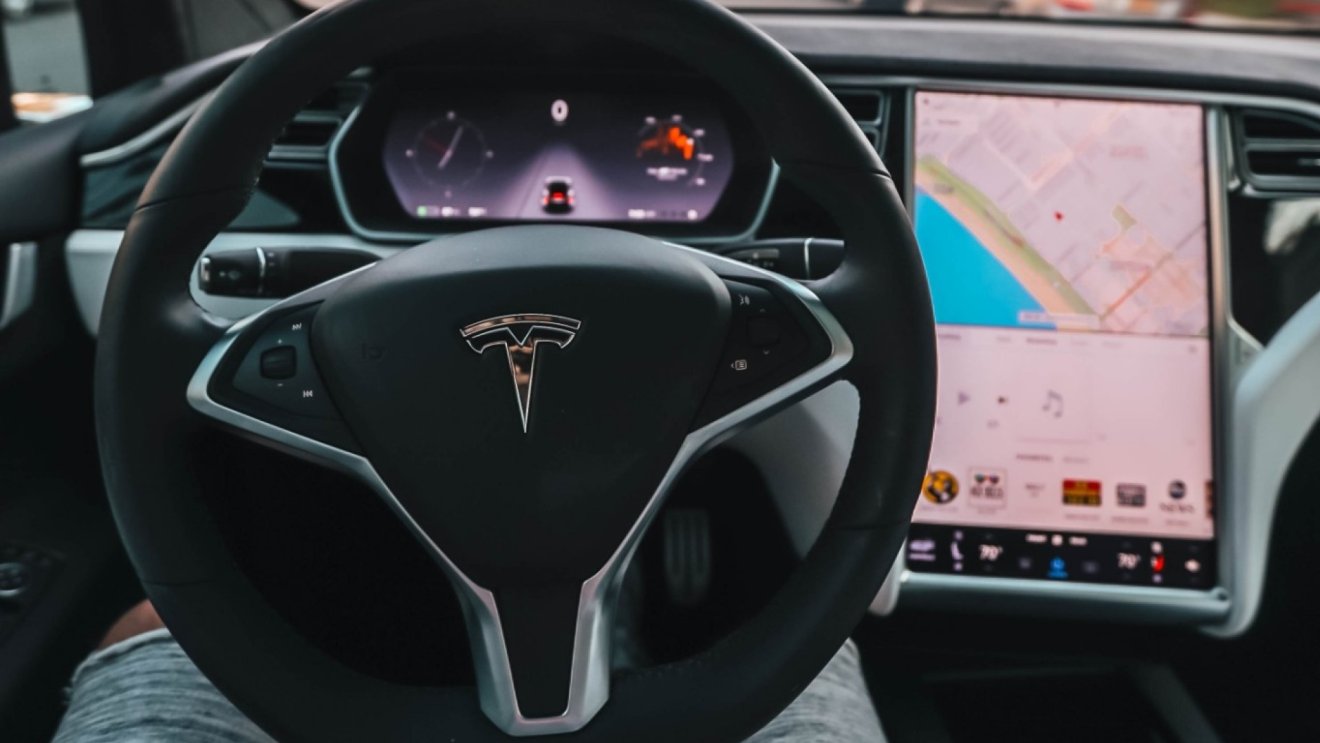 Tesla Model Y เกิดอุบัติเหตุชนเสียหายรุนแรงขณะใช้โหมด FSD Beta