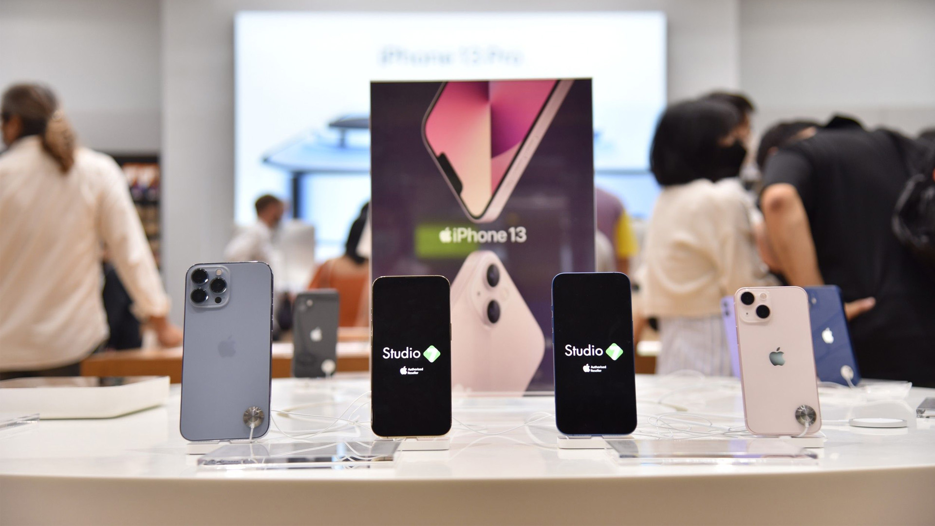 COM7 เผยกระแสตอบรับ iPhone13 ยอดจองสูงสุดเป็นประวัติการณ์