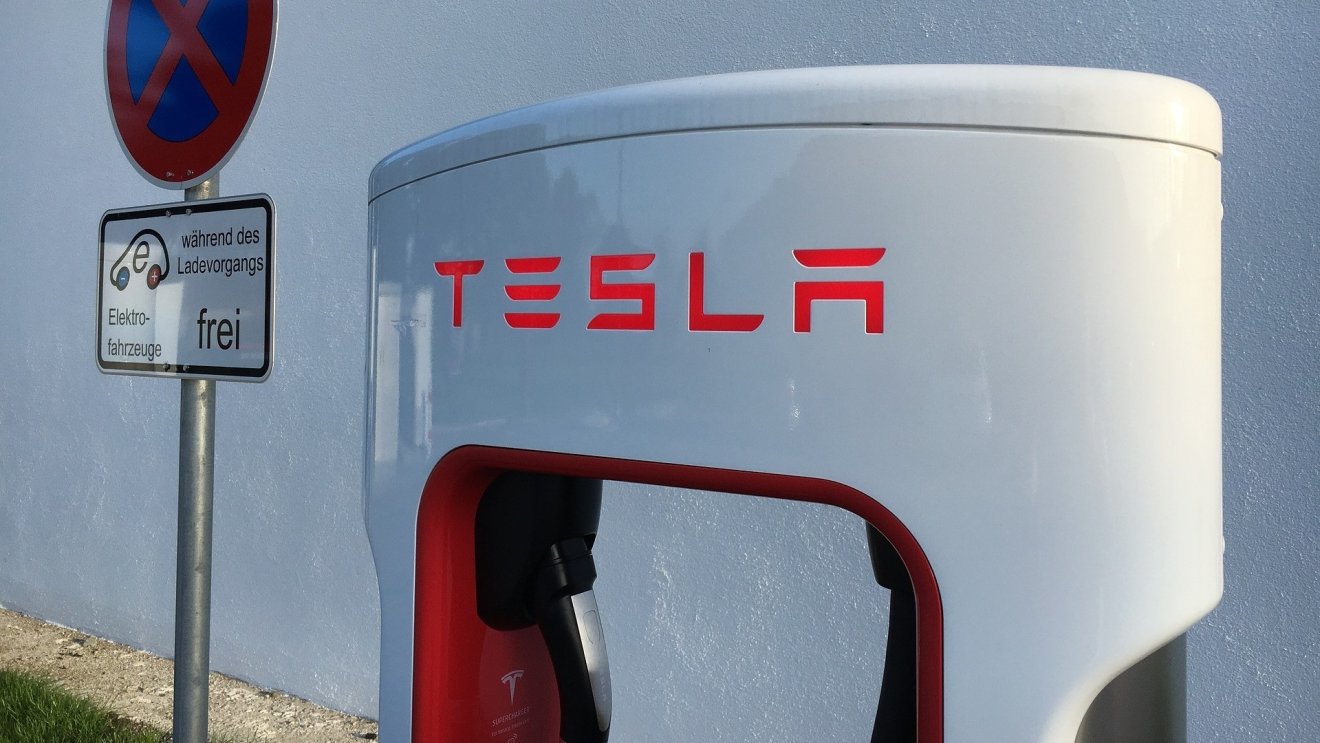 Tesla จะให้สถานี Supercharger ในสหรัฐฯ เปิดรับอีวีค่ายอื่นปลายปีนี้