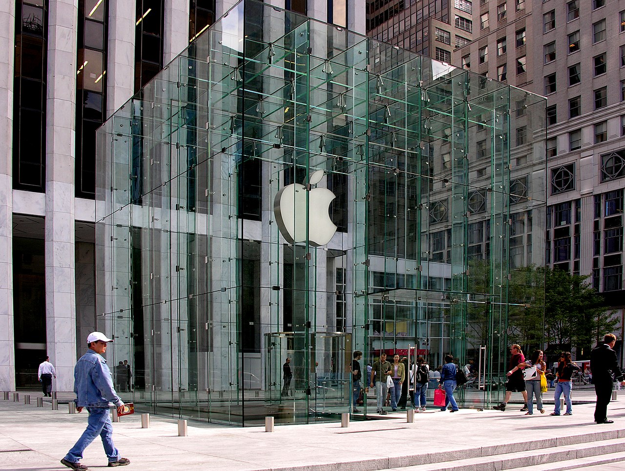Apple กลับมาเปิดสโตร์บางสาขาในนิวยอร์กซิตี้อีกครั้ง!