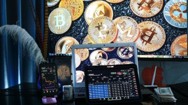 Bitcoin ร่วงลงสู่ 940,000 บาท SHIB หลุดอันดับ 16 Market Cap ถูกเสียบแทนโดย LEO