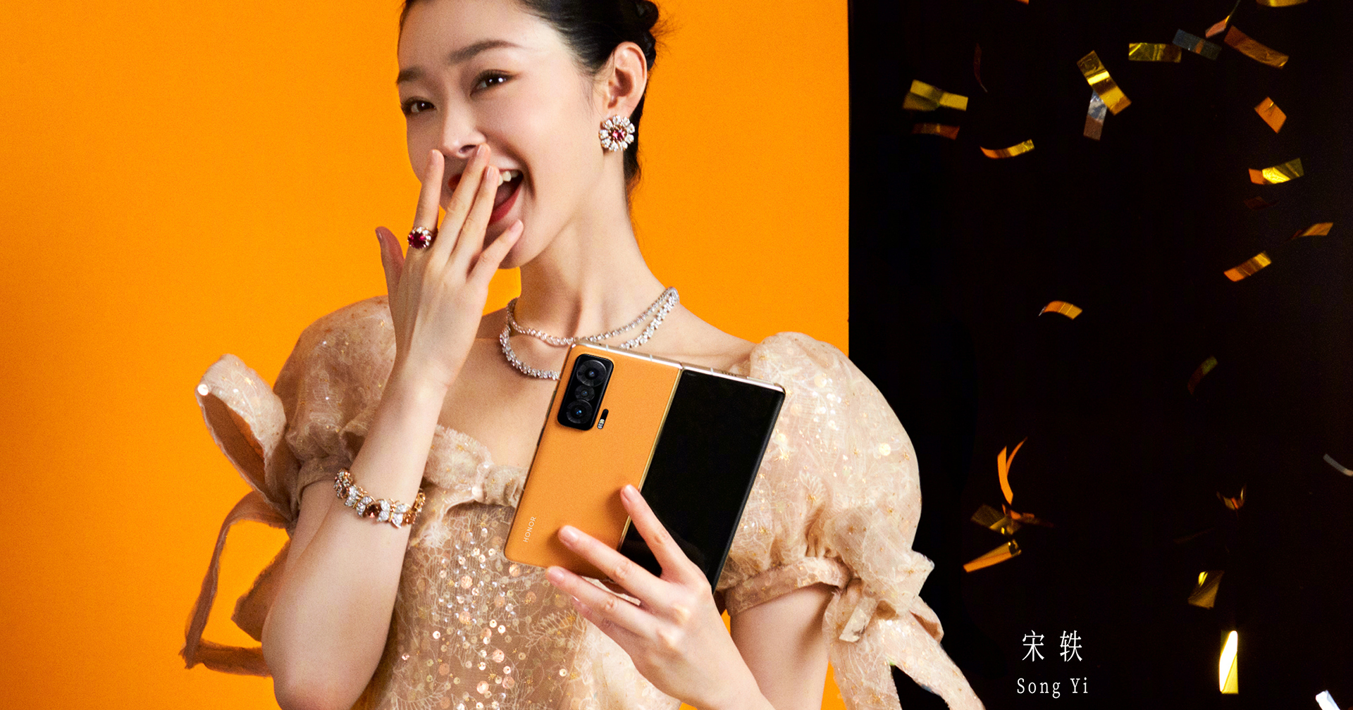 ภาพโปรโมต Honor Magic V : สมาร์ตโฟนพับจอได้รุ่นแรกของแบรนด์ที่แยกมาจาก Huawei