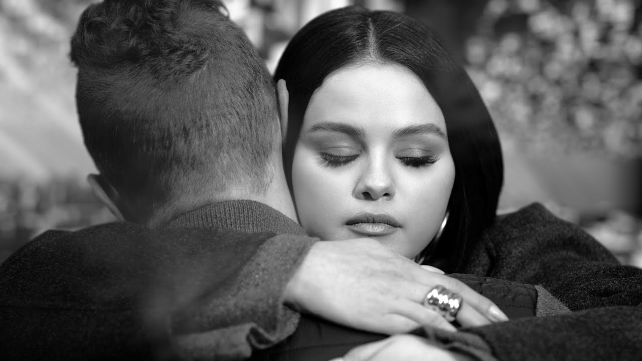 Coldplay ปล่อย MV เพลงใหม่ “Let Somebody Go” ได้ Selena Gomez มาร่วมร้องและแสดงนำ