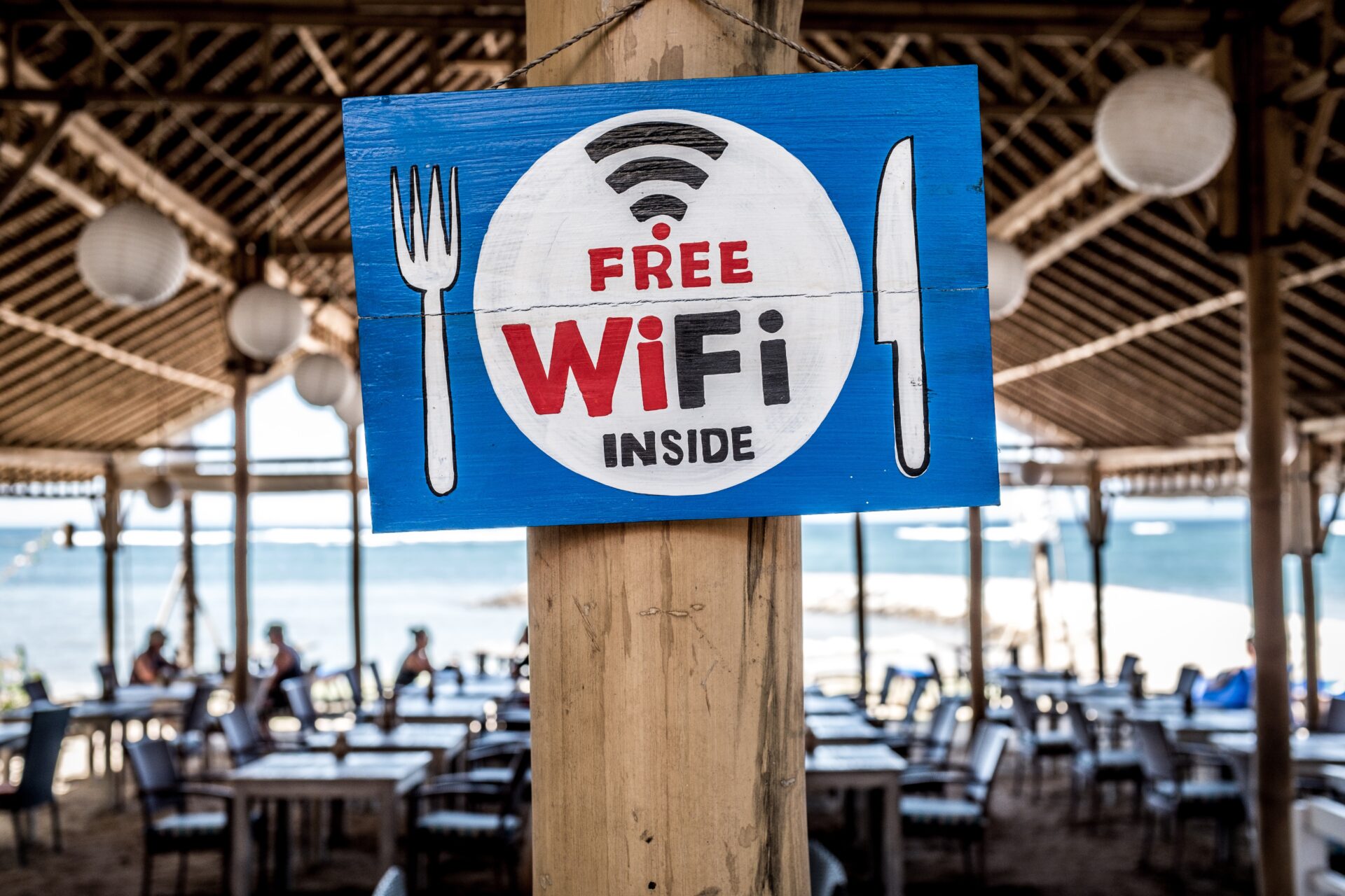 การใช้ ‘Wi-Fi ฟรี’ มีความเสี่ยงถูกขโมยข้อมูลได้อย่างไร !?