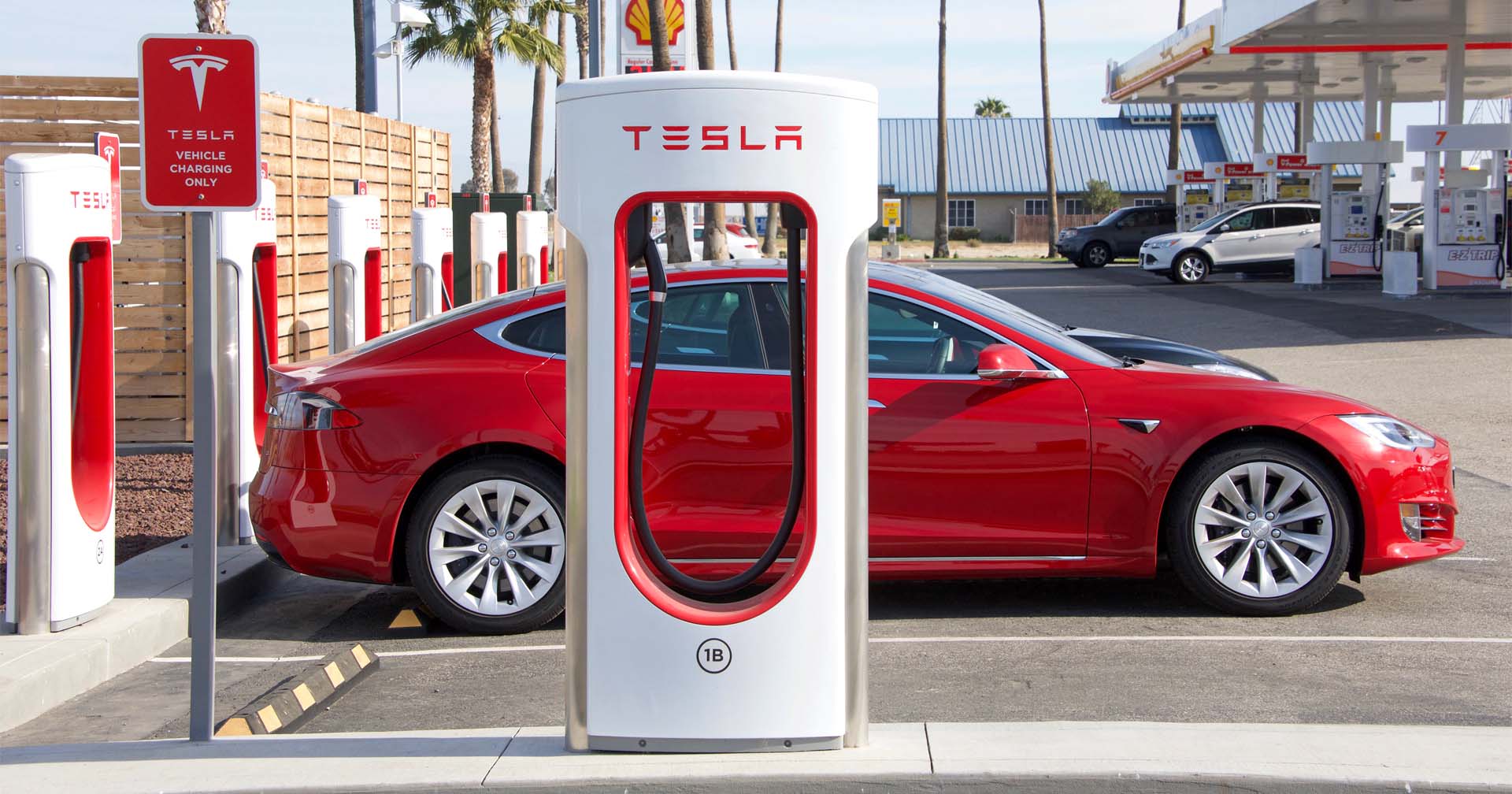 Tesla ปรับลดราคารถยนต์ไฟฟ้ารอบที่ 5 ในปีนี้