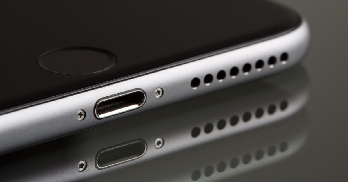 อย่าแค่ลือ! iPhone 15 อาจเปลี่ยนมาใช้พอร์ต USB-C