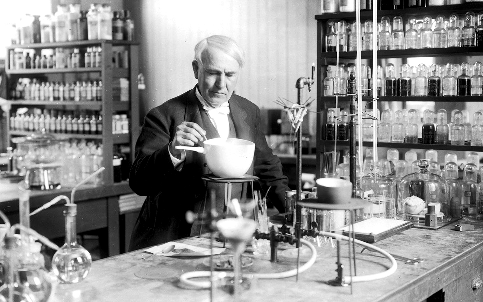 ทำไม Thomas Edison ถึงคัดเลือกพนักงานด้วยการให้พวกเขา “กินซุป” ให้ดู?