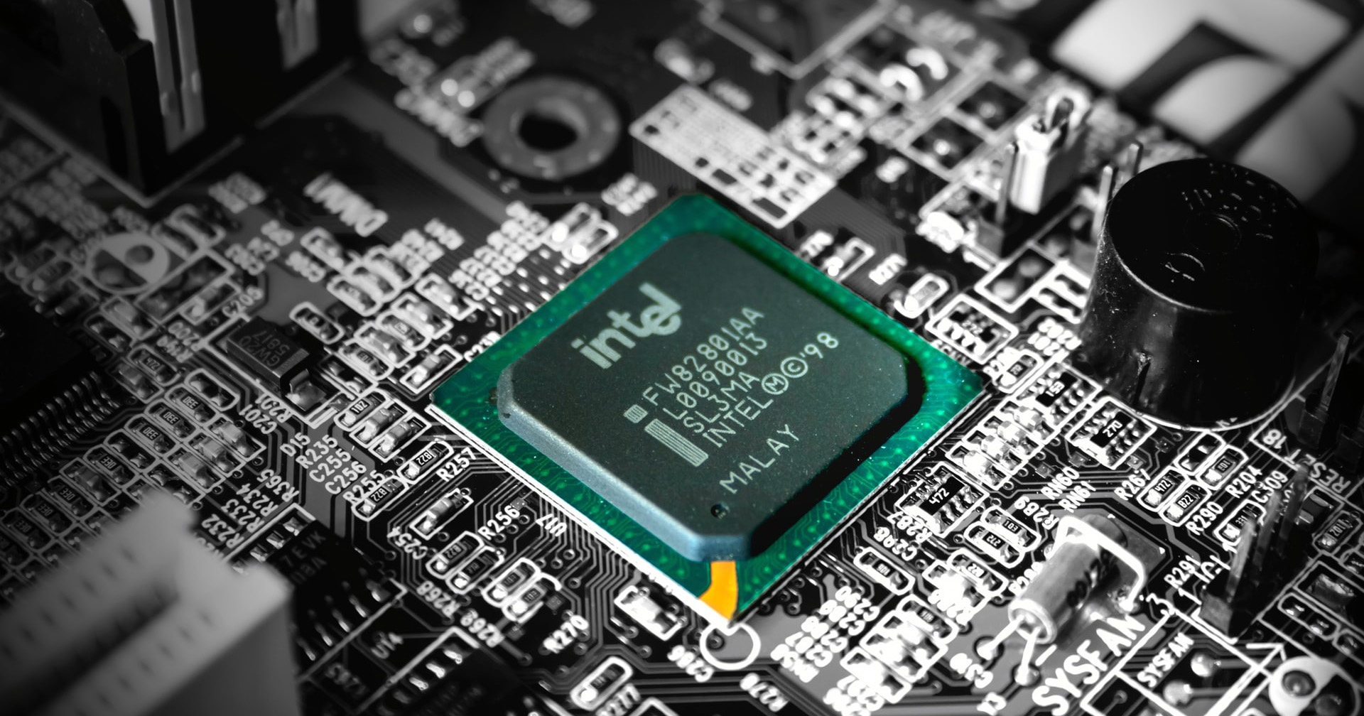 Intel ร่วมมือกับ MediaTek ในการผลิตชิปผ่าน Intel Foundry Services
